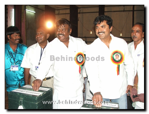 Stars galaxy in Nadigar Sangam elections!